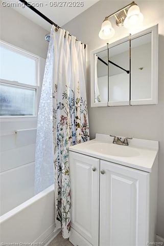 22436 Furton Street, Saint Clair Shores, MI 48082