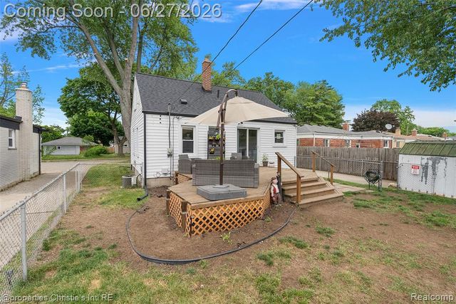 22436 Furton Street, Saint Clair Shores, MI 48082