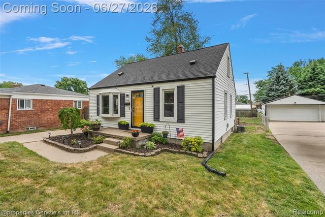 22436 Furton Street, Saint Clair Shores, MI 48082