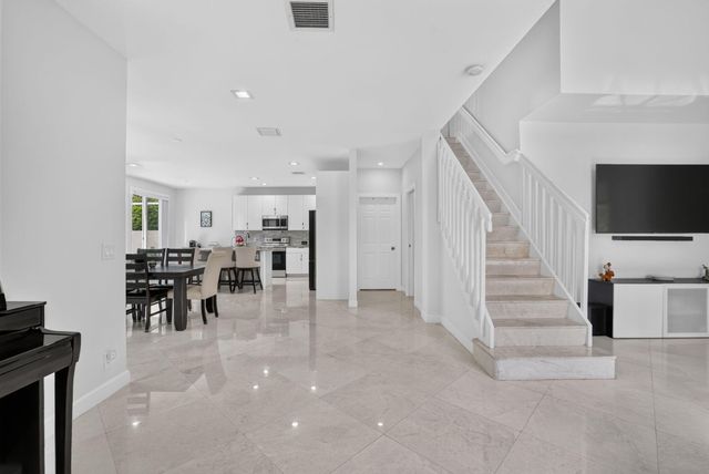 5040 Heron Place, Coconut Creek, FL 33073