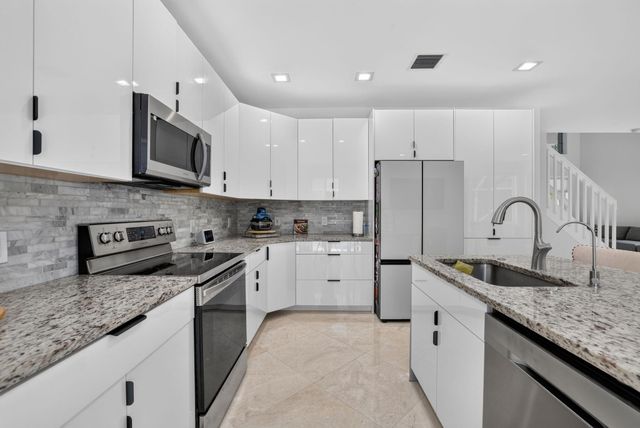 5040 Heron Place, Coconut Creek, FL 33073