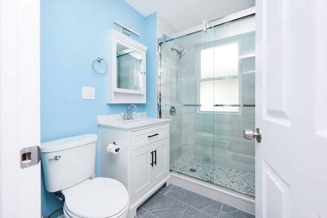 15-17 Saunders St 2, Boston, MA 02134