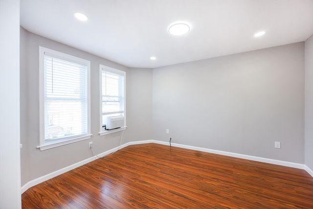 15-17 Saunders St 2, Boston, MA 02134
