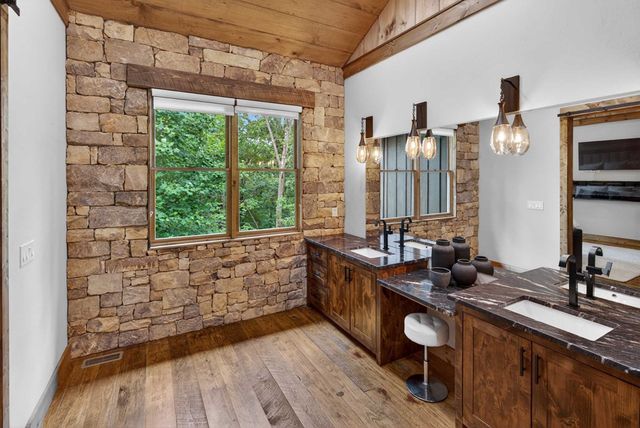 361 Bluebird Lane, Blue Ridge, GA 30513