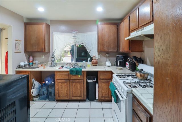 5242 La Salle, Riverside, CA 92505