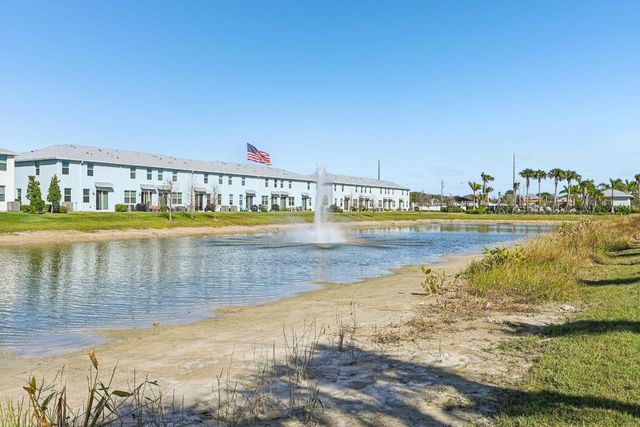 587 Salisbury Circle, Fort Pierce, FL 34982