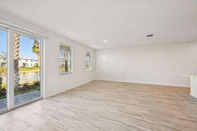 587 Salisbury Circle, Fort Pierce, FL 34982