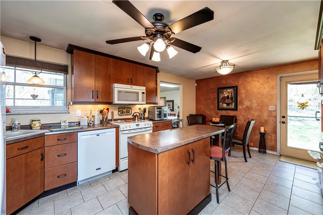 2037 RIDGE RD, Penn Twp, PA 15644