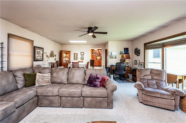 2037 RIDGE RD, Penn Twp, PA 15644