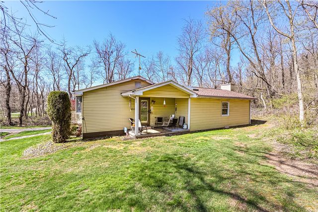 2037 RIDGE RD, Penn Twp, PA 15644