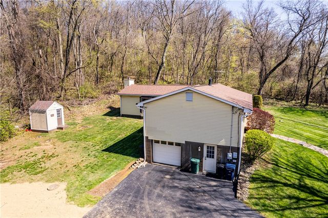 2037 RIDGE RD, Penn Twp, PA 15644