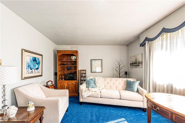 2037 RIDGE RD, Penn Twp, PA 15644