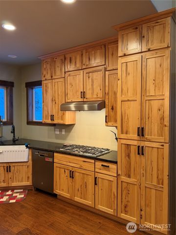 9660 Nahahum Canyon Road, Cashmere, WA 98815