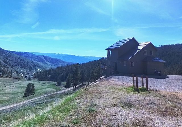 9660 Nahahum Canyon Road, Cashmere, WA 98815