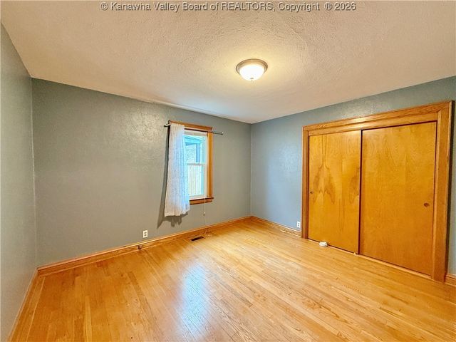 3013 Ridgeview Drive, South Charleston, WV 25303