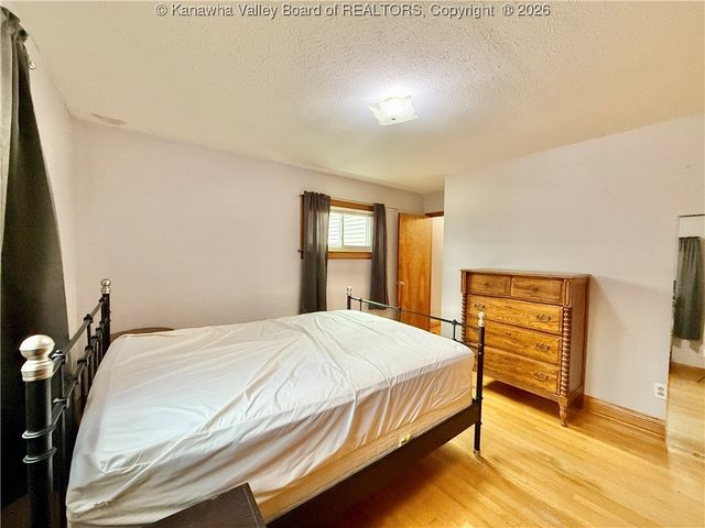 3013 Ridgeview Drive, South Charleston, WV 25303