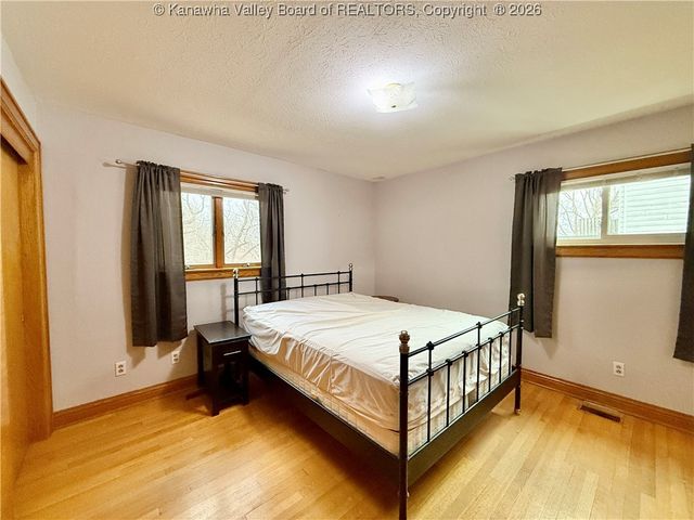 3013 Ridgeview Drive, South Charleston, WV 25303