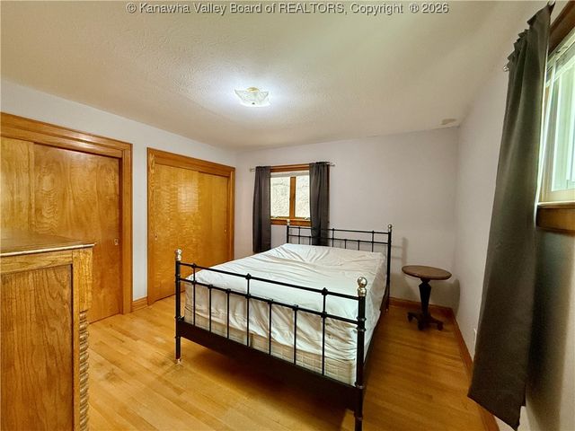 3013 Ridgeview Drive, South Charleston, WV 25303