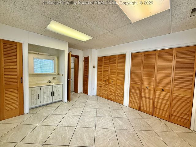 3013 Ridgeview Drive, South Charleston, WV 25303