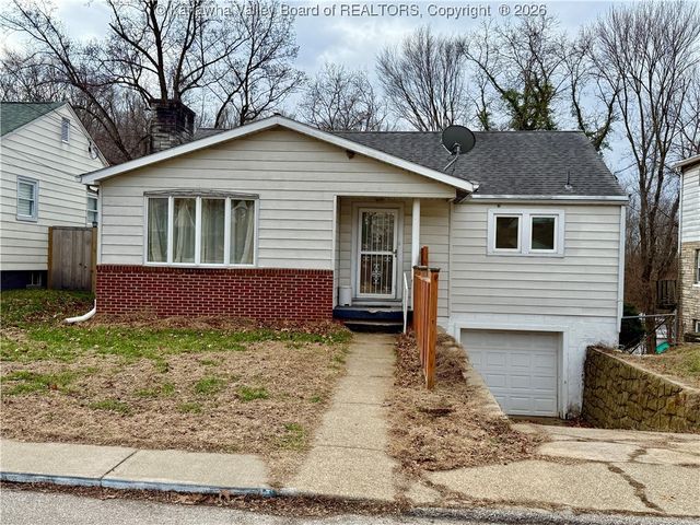 3013 Ridgeview Drive, South Charleston, WV 25303