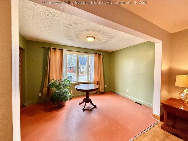 3013 Ridgeview Drive, South Charleston, WV 25303