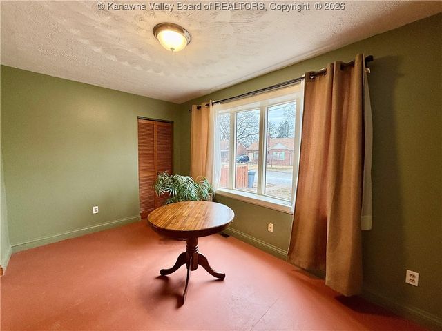 3013 Ridgeview Drive, South Charleston, WV 25303