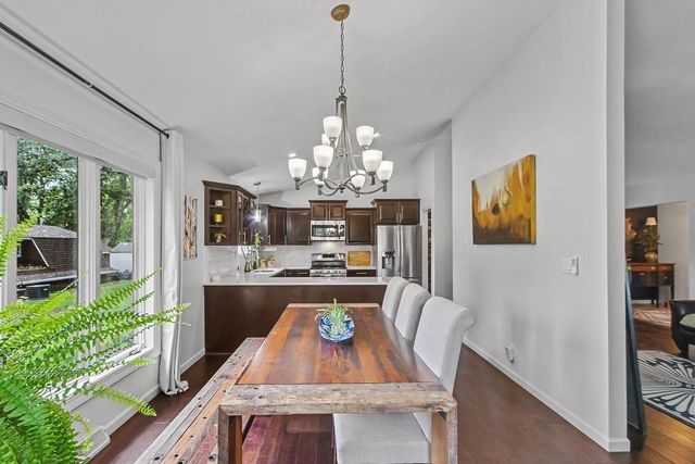 W9295 Oakland Road, Cambridge, WI 53523