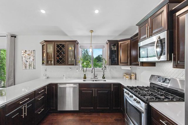 W9295 Oakland Road, Cambridge, WI 53523