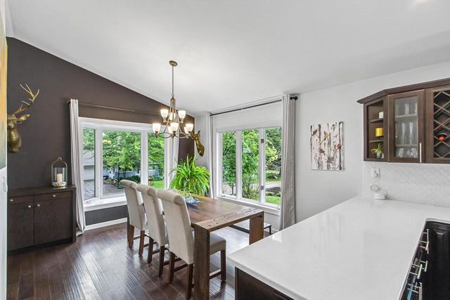 W9295 Oakland Road, Cambridge, WI 53523