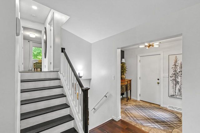 W9295 Oakland Road, Cambridge, WI 53523