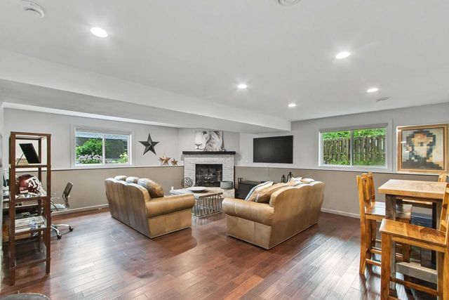 W9295 Oakland Road, Cambridge, WI 53523