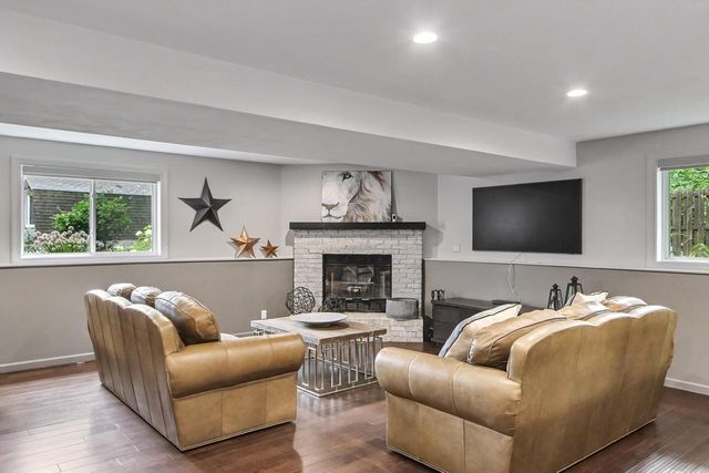 W9295 Oakland Road, Cambridge, WI 53523