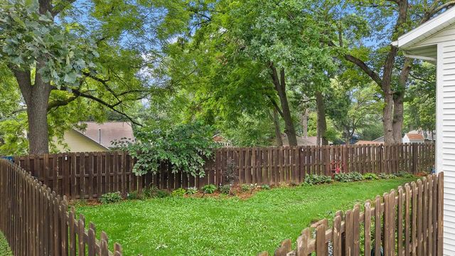 W9295 Oakland Road, Cambridge, WI 53523
