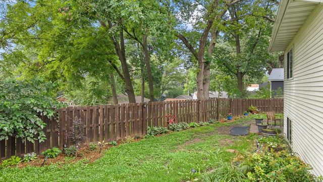 W9295 Oakland Road, Cambridge, WI 53523