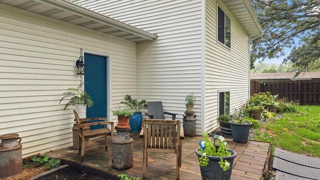 W9295 Oakland Road, Cambridge, WI 53523
