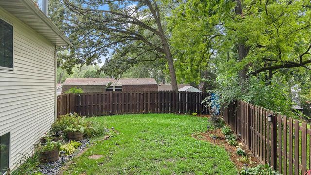 W9295 Oakland Road, Cambridge, WI 53523