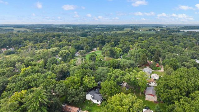 W9295 Oakland Road, Cambridge, WI 53523
