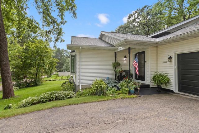 W9295 Oakland Road, Cambridge, WI 53523