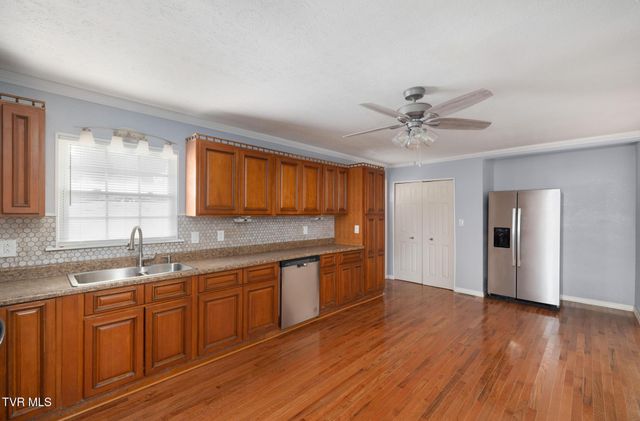 118 Hilbert Circle, Jonesborough, TN 37659