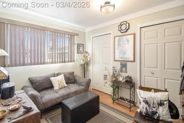 5794 Shetland Way, Waterford, MI 48327