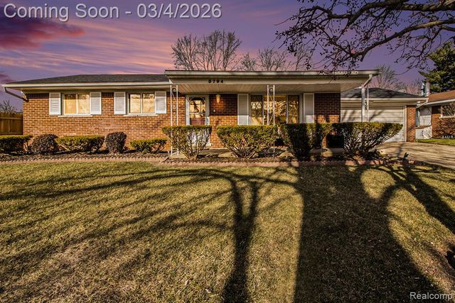 5794 Shetland Way, Waterford, MI 48327