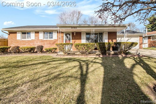 5794 Shetland Way, Waterford, MI 48327