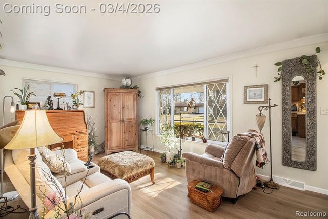 5794 Shetland Way, Waterford, MI 48327