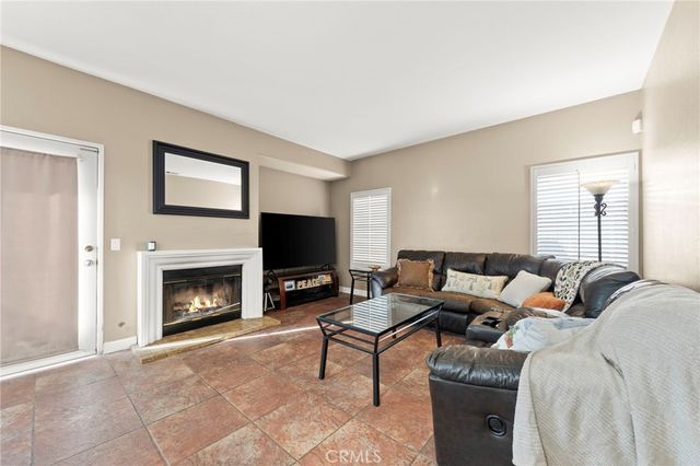 4060 N Flame Tree, Rialto, CA 92377