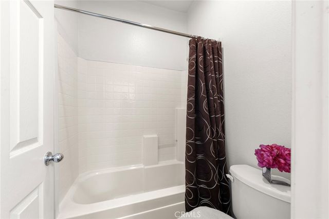 4060 N Flame Tree, Rialto, CA 92377