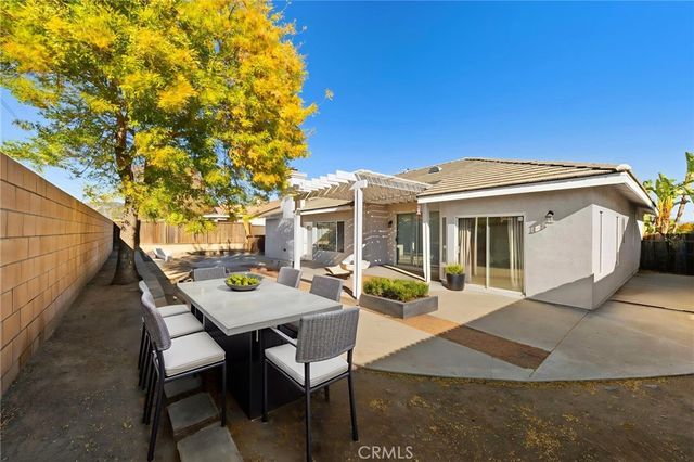 4060 N Flame Tree, Rialto, CA 92377