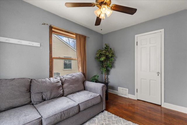 608 Pennsylvania AVENUE, West Bend, WI 53095