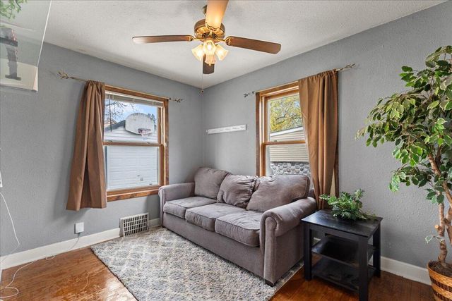 608 Pennsylvania AVENUE, West Bend, WI 53095