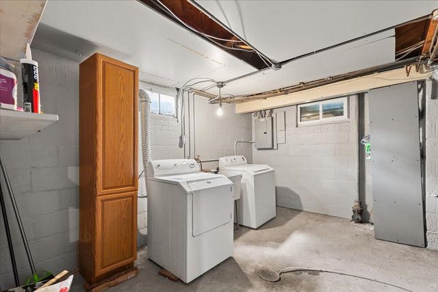 608 Pennsylvania AVENUE, West Bend, WI 53095