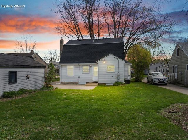 608 Pennsylvania AVENUE, West Bend, WI 53095